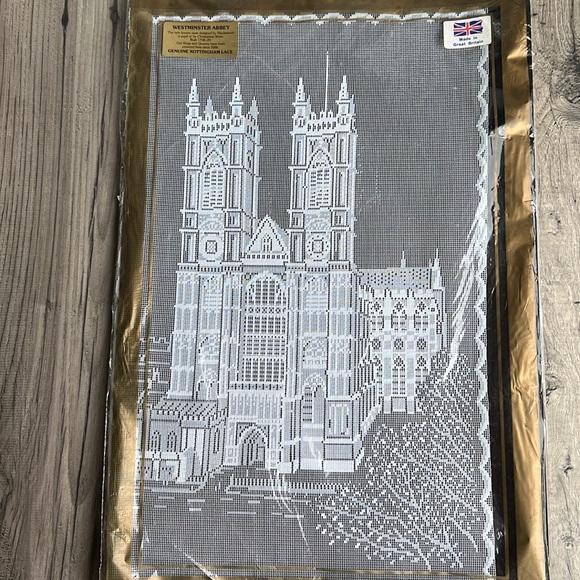 Westminster Abbey Genuine Nottingham Lace Made in Britain - Picture 2 of 9